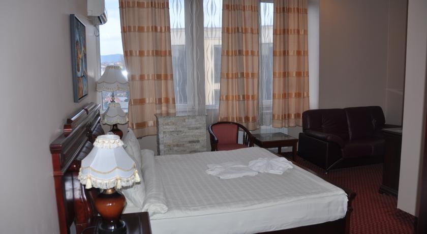 Hotel Royal Pristina Exterior photo