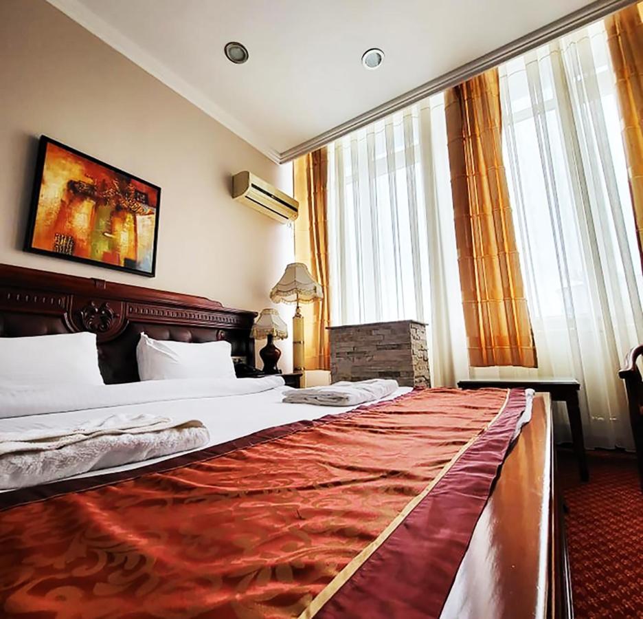 Hotel Royal Pristina Exterior photo