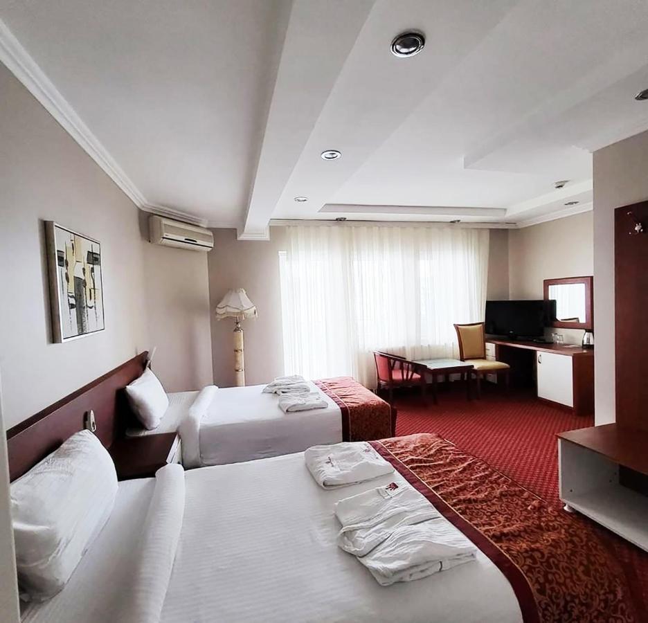 Hotel Royal Pristina Exterior photo